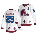 Camiseta Hockey Colorado Avalanche Nathan Mackinnon Reverse Retro Autentico 2021 Blanco Camiseta Hockey Colorado Avalanche Nathan Mackinnon Reverse Retro Autentico 2021 Blanco
