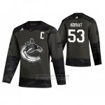 Camiseta Hockey Vancouver Canucks Bo Horvat 2019 Veterans Day Camuflaje